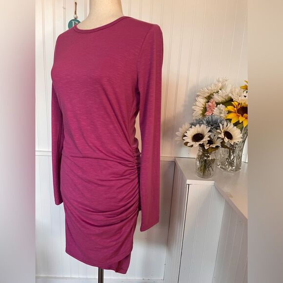 Long Sleeves Ruched Side Fuchsia - Picture 3 of 11